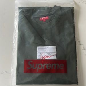 Supreme Tee (Size Large)